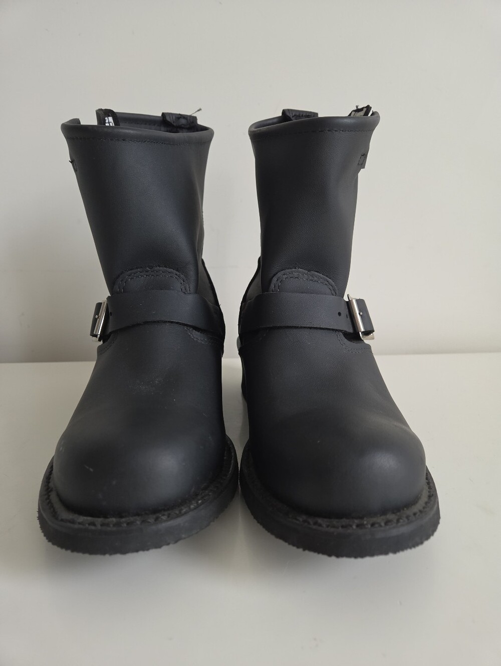Frye Engineer 8R Boots Black Oiled Leather 77500 Size 8.5 NEW - Picture 2 of 12